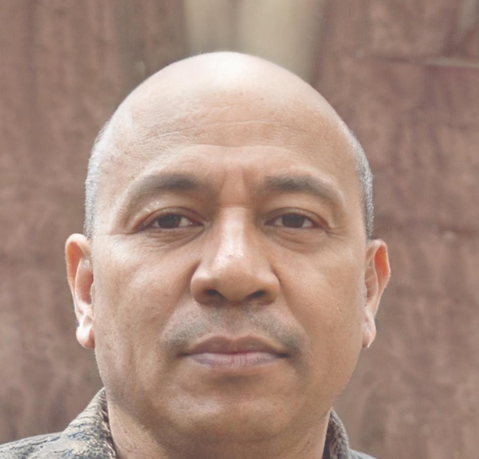 Portrait de Julien Moreau, expert en analyse budgétaire